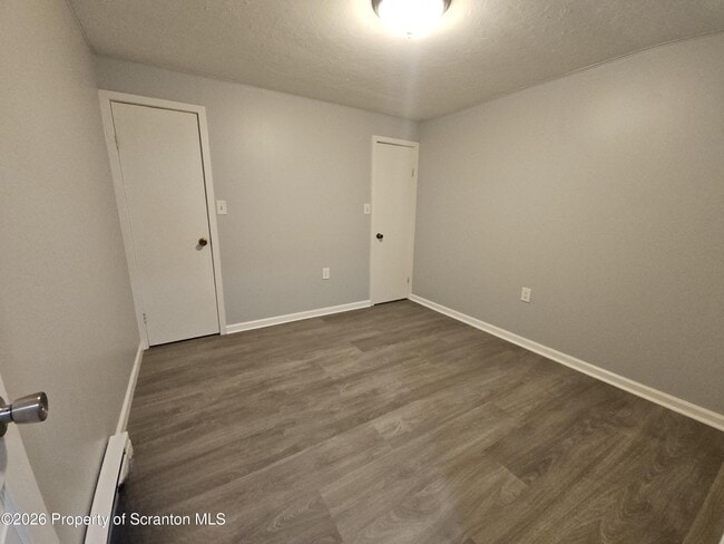 Building Photo - 853 Drinker Turnpike