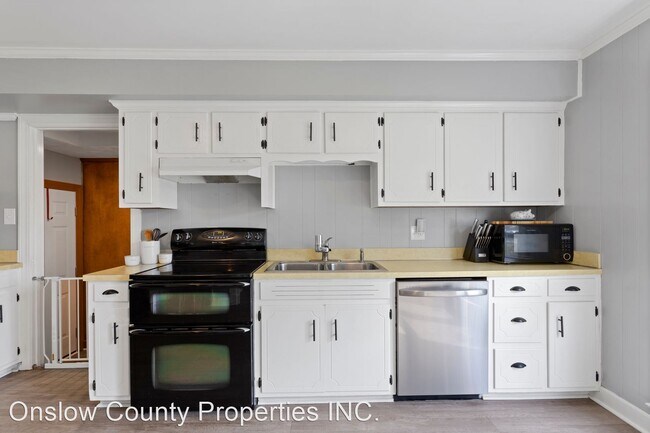 Building Photo - 3 br, 2 bath House - 2004 Brices Creek Rd