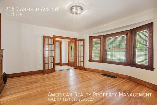 Building Photo - 218 Garfield Ave SW