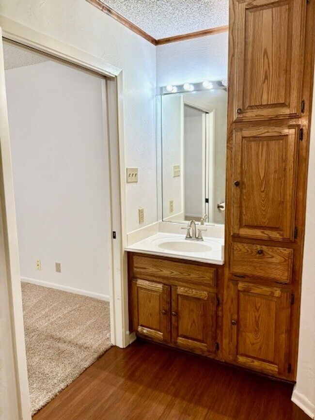 Building Photo - Charming 3-Bed, 2-Bath Home in China Sprin...