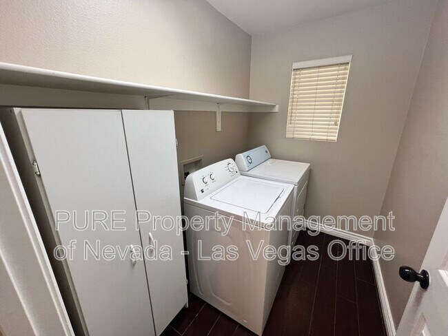 Building Photo - 5308 Las Cruces Heights St