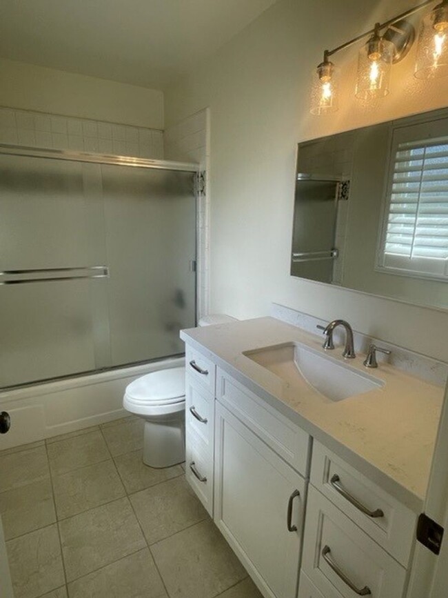 Building Photo - Charming Camarillo Retreat with Stunning M...