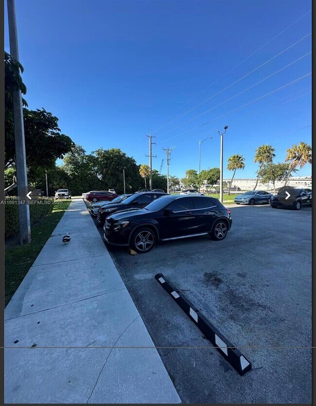 Building Photo - 15600 NW 7th Ave