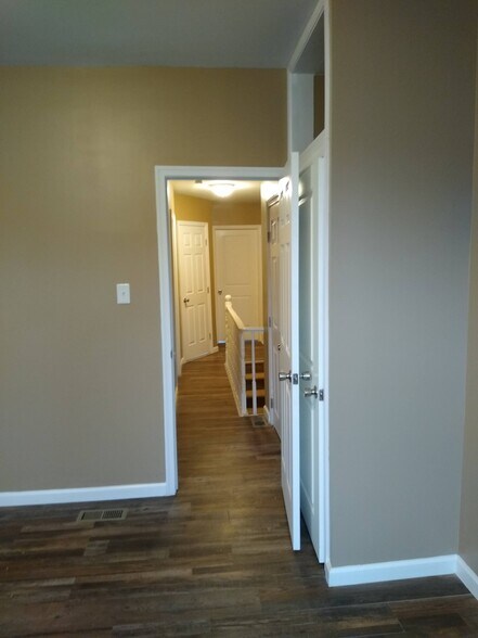 Building Photo - 2054 Ann St