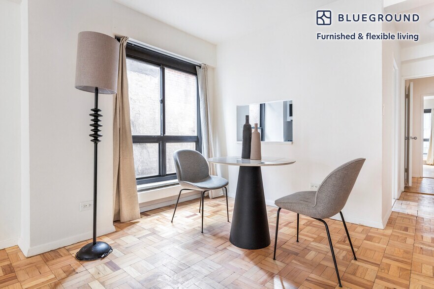 Building Photo - 300 E 51st St