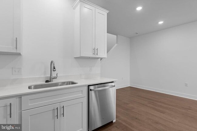 Building Photo - 123 Stoutsburg Blvd