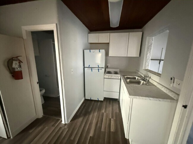 Building Photo - 8801 E Moonrise Ln