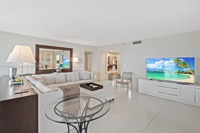 Building Photo - 10205 Collins Ave