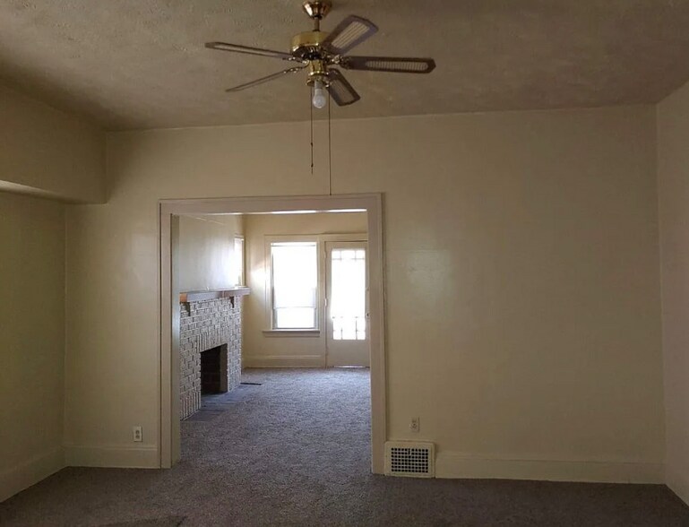 Building Photo - 3706 E 131st St