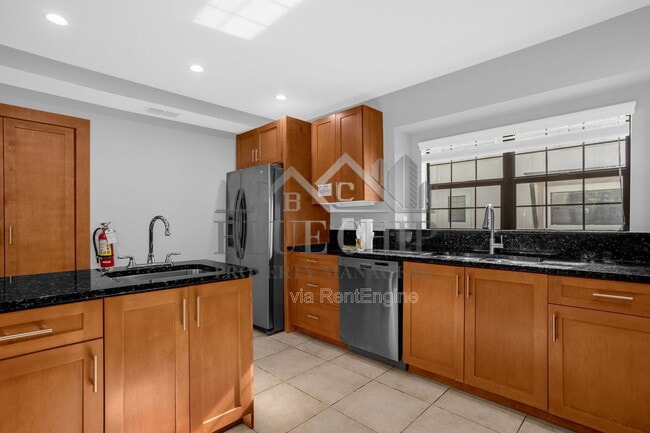 Building Photo - 14518 Damai Ln