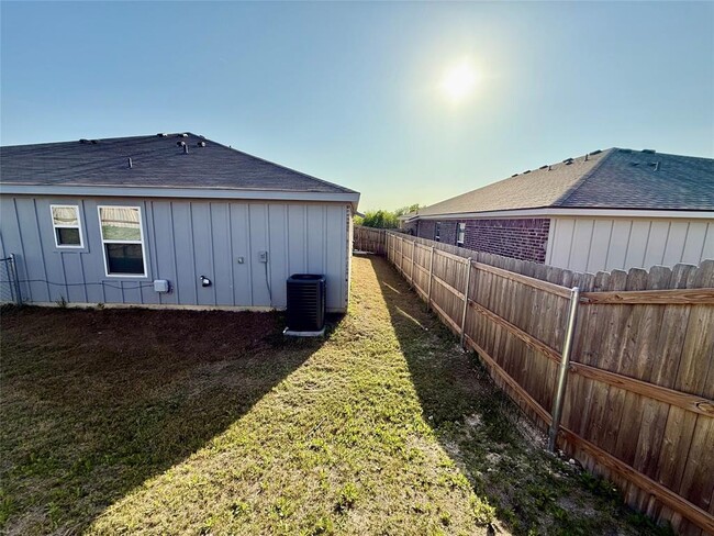 Building Photo - 301 Dolphin Dr