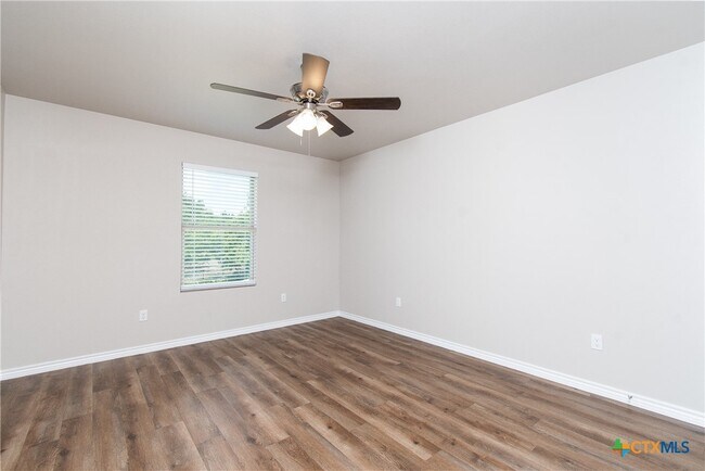 Building Photo - 2361 S Wall St