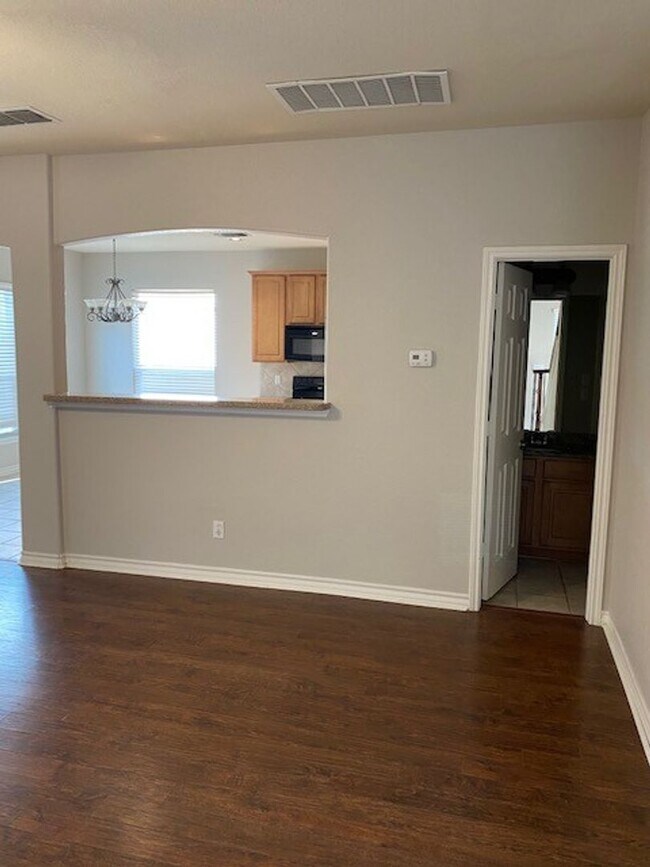 Building Photo - Rental in the Villas!