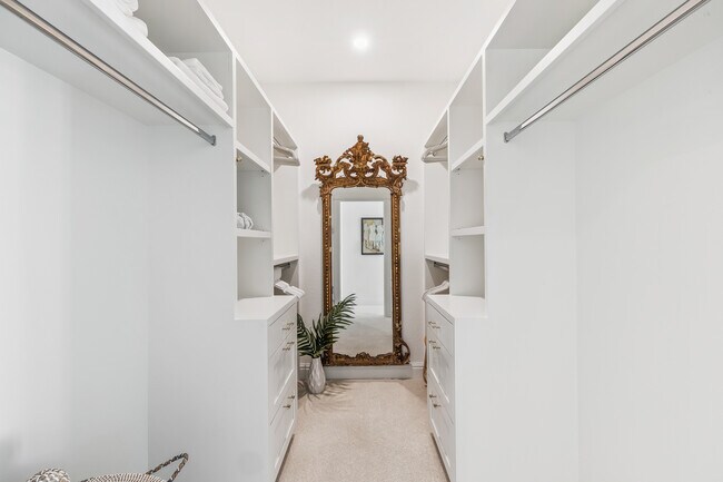 Building Photo - 788 Beach View Dr