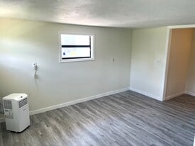 Building Photo - 2376 Case Ln