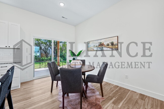 Building Photo - 601 Elmwood St