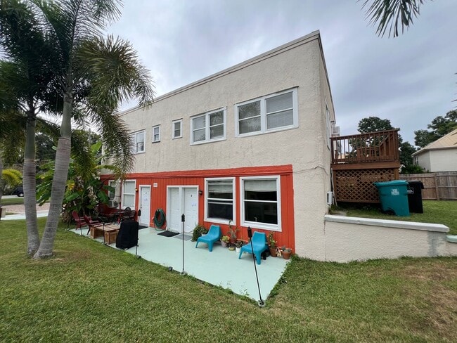 Building Photo - 317 Harwood St