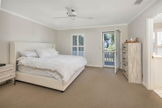 Building Photo - 122 Rosemont St