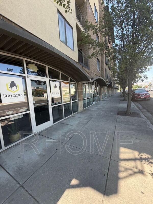 Building Photo - 2150 S Main St