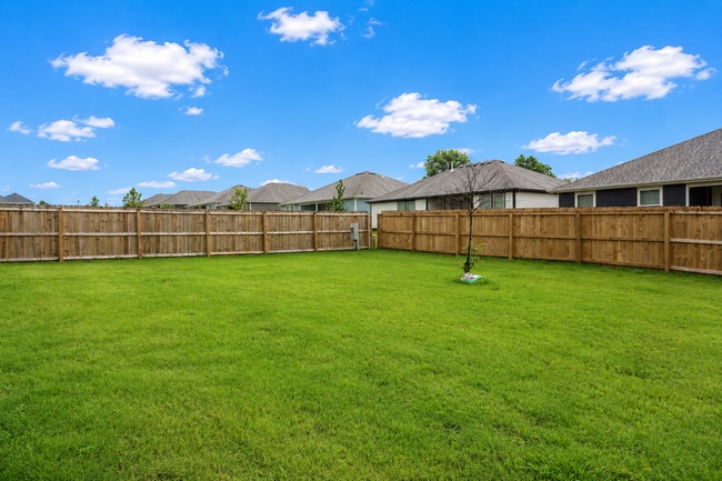 Building Photo - Newer Contemporary 3 bed / 2 bath Home in West Fayetteville - Available Aug 15th!