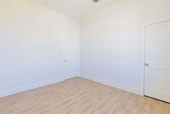 Building Photo - 4206 Mason Dr