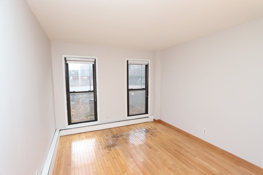 Building Photo - 24 Juniper St