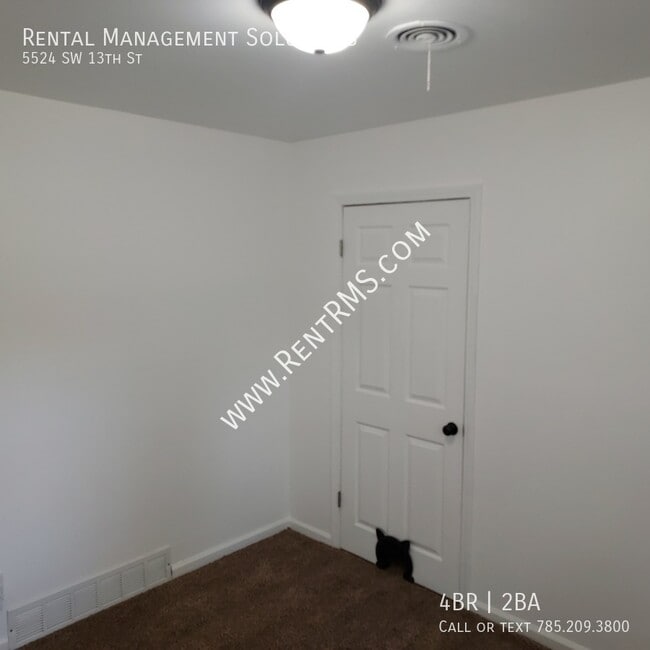 Building Photo - 5524 SW 13th St