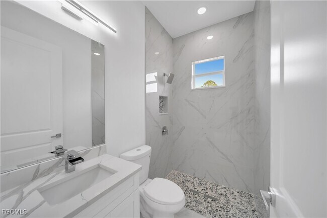 Building Photo - 1155 Countess Ave