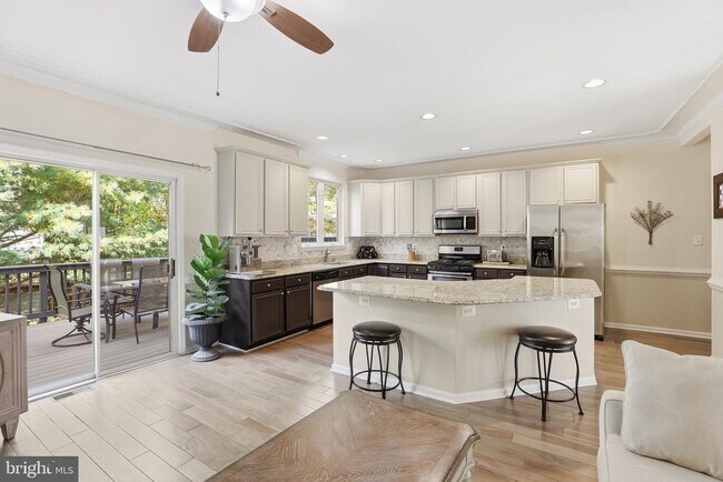 Building Photo - 47716 Bowline Terrace