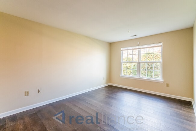 Building Photo - 8701 Grasmere Ct