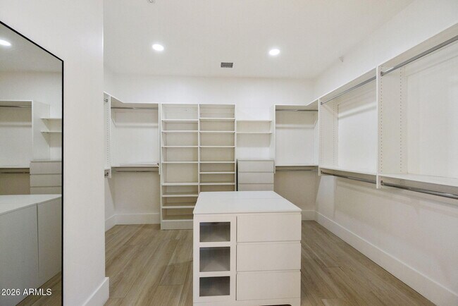 Building Photo - 8902 E Ann Way