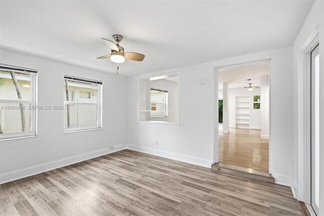 Building Photo - 2355 Overbrook St