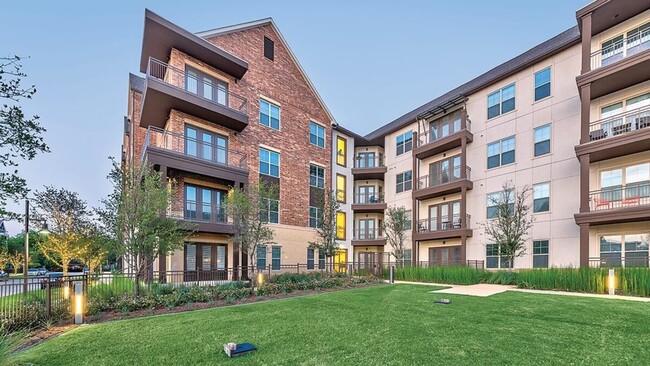 Building Photo - 1212 Singleton Blvd