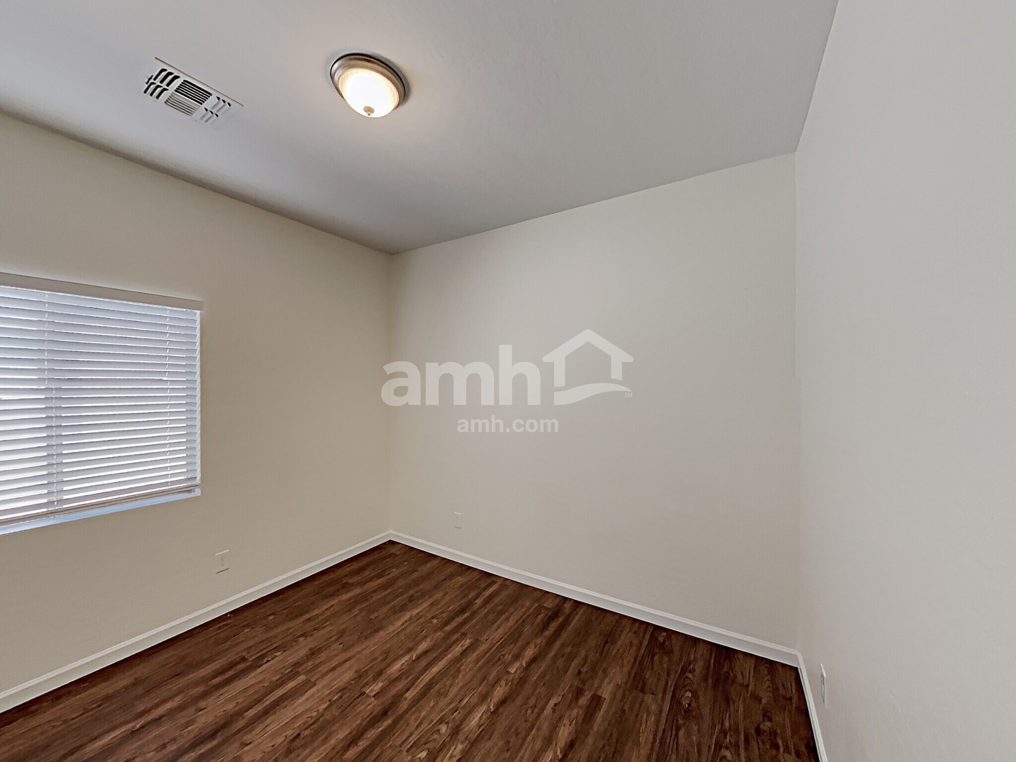 Building Photo - 15504 N 172nd Dr