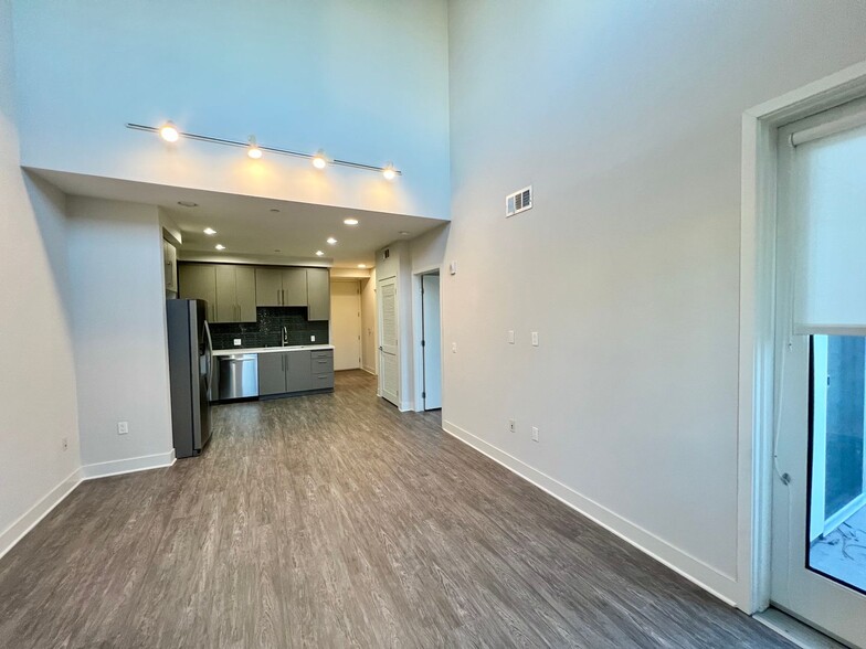 Building Photo - 11929 Courtleigh Dr
