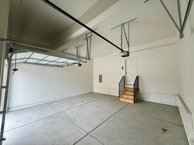 Building Photo - 172 W Autumn Ln