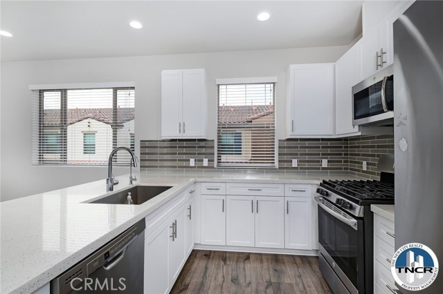 Building Photo - 9841 Alburtis Ave