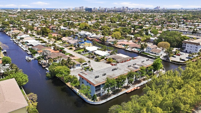 Building Photo - 1400 NE 57th St