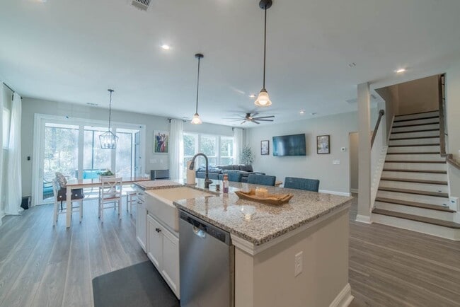 Building Photo - Coming Available!