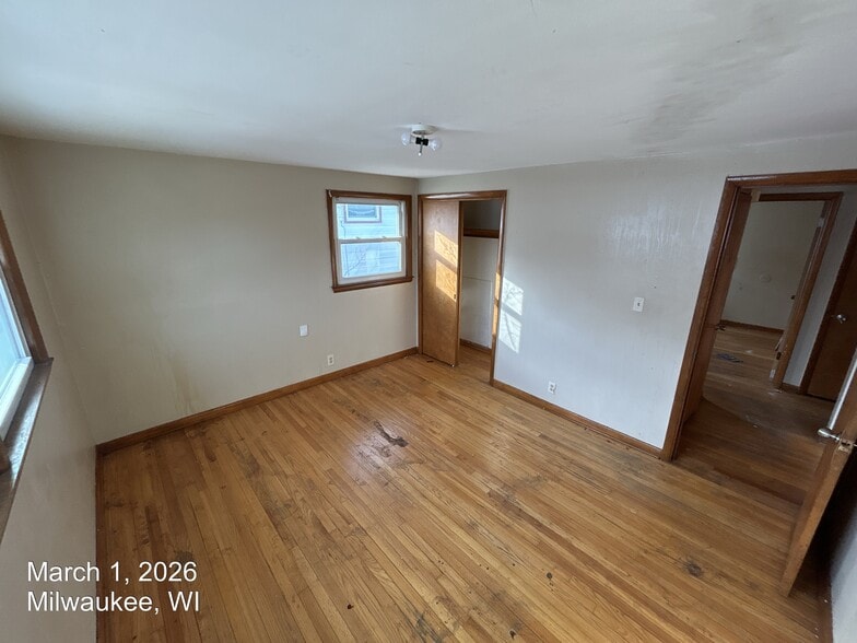 Building Photo - 8002 W Villard Ave