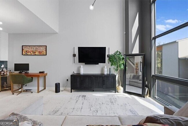 Building Photo - 1250 Breuer Mews NW