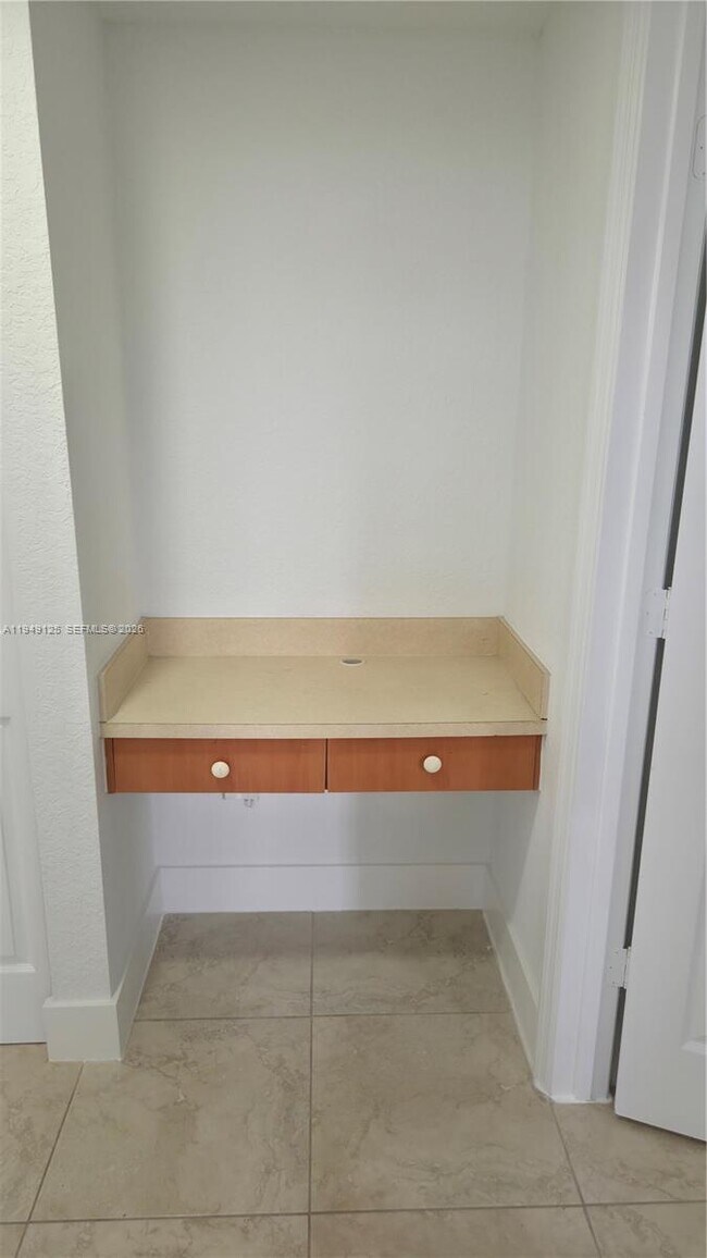 Building Photo - 2101 Belmont Ln