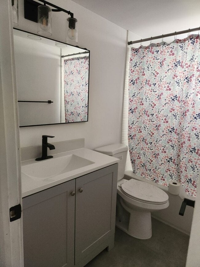 Building Photo - 467 Golden Isles Dr