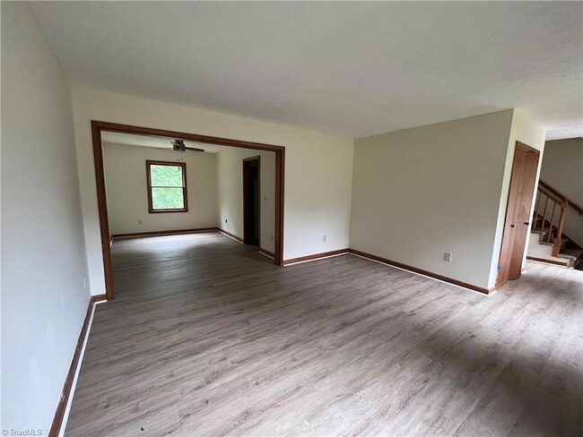 Building Photo - 417 Buena Vista Dr