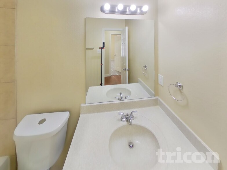 Building Photo - 2616 Spring Rain Dr