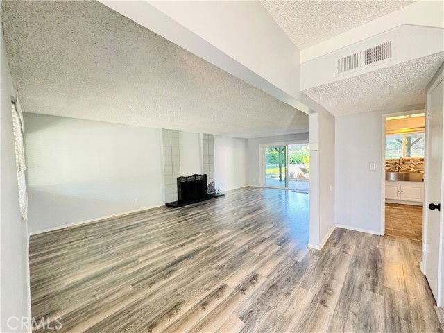 Building Photo - 16737 Pineridge Dr