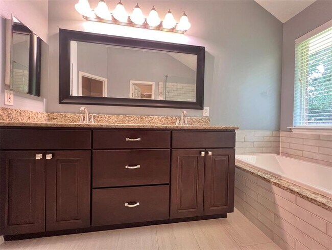 Building Photo - 67 N Merryweather Cir