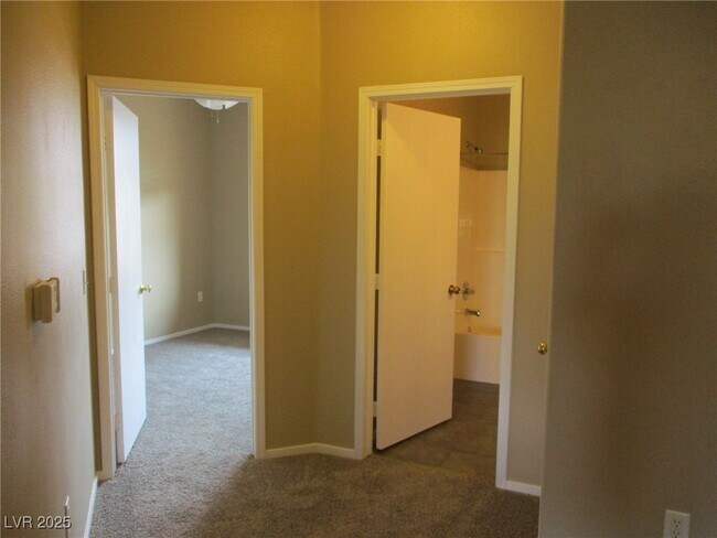 Building Photo - 1001 Domnus Ln