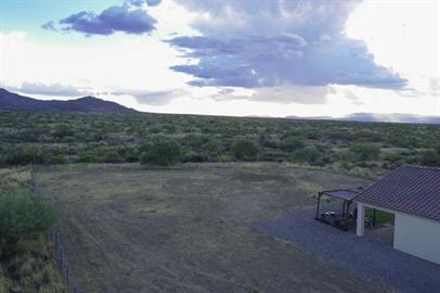 Building Photo - Rural Property in Vail on 1 acre fully fenced