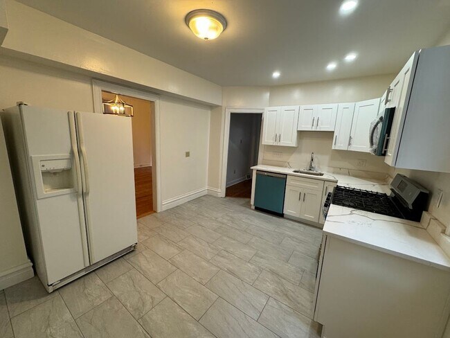 Building Photo - Incredible Shadyside Home!